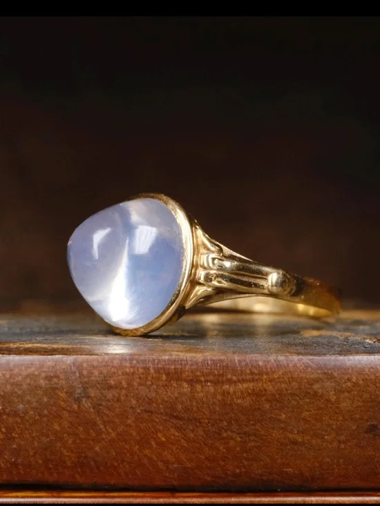 Vintage 18ct Gold Moonstone Sugarloaf Cabochon Solitaire Ring, 1940s, Size 8.75 - Picture 6 of 6